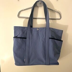 LuluLemon Daily Multi-Pocket Tote Bag 20L